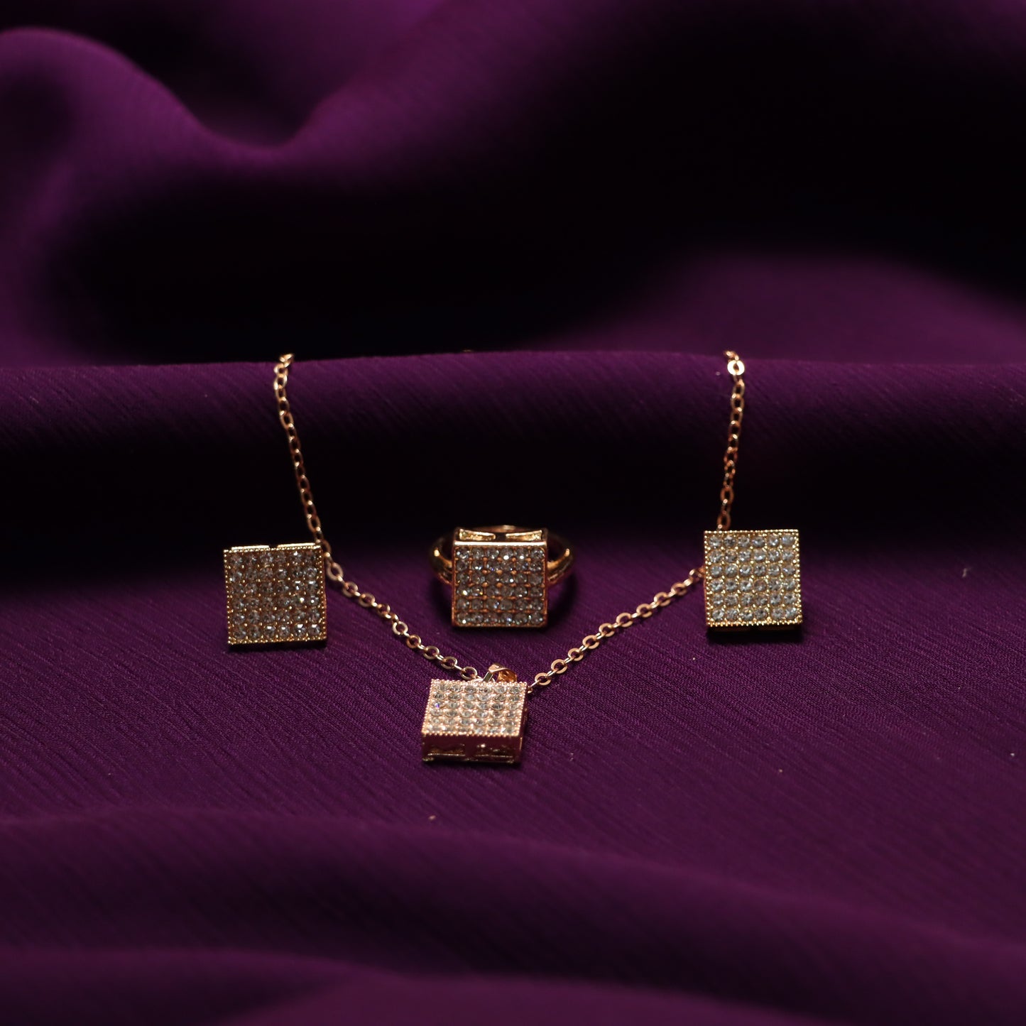 Golden Necklace with Earrings & Rings