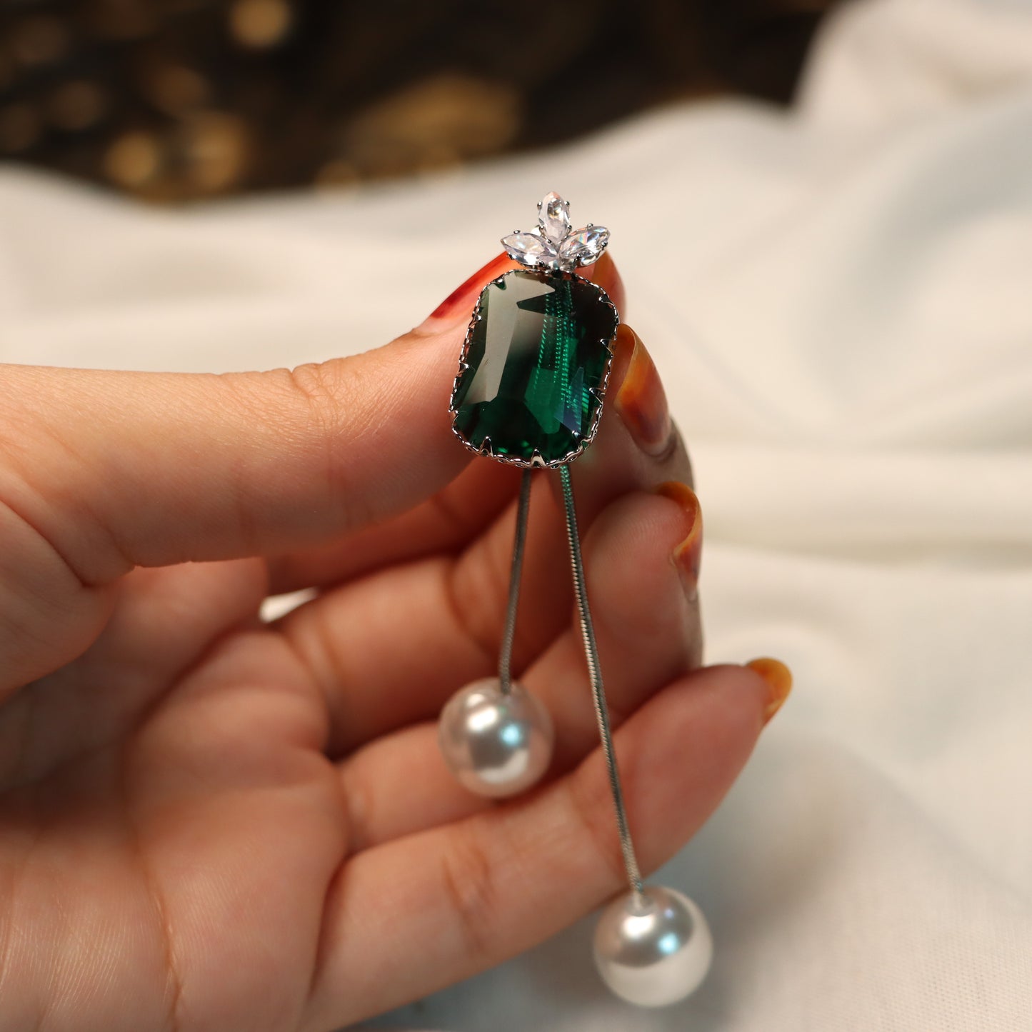 Green Diamond Cut with White Pearl