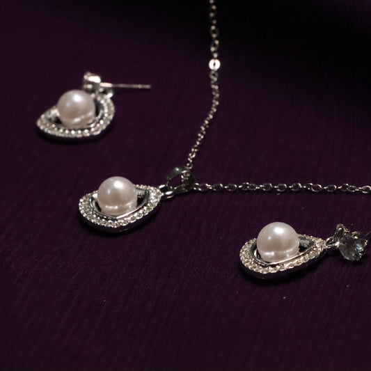 White Pearl Silver Necklace